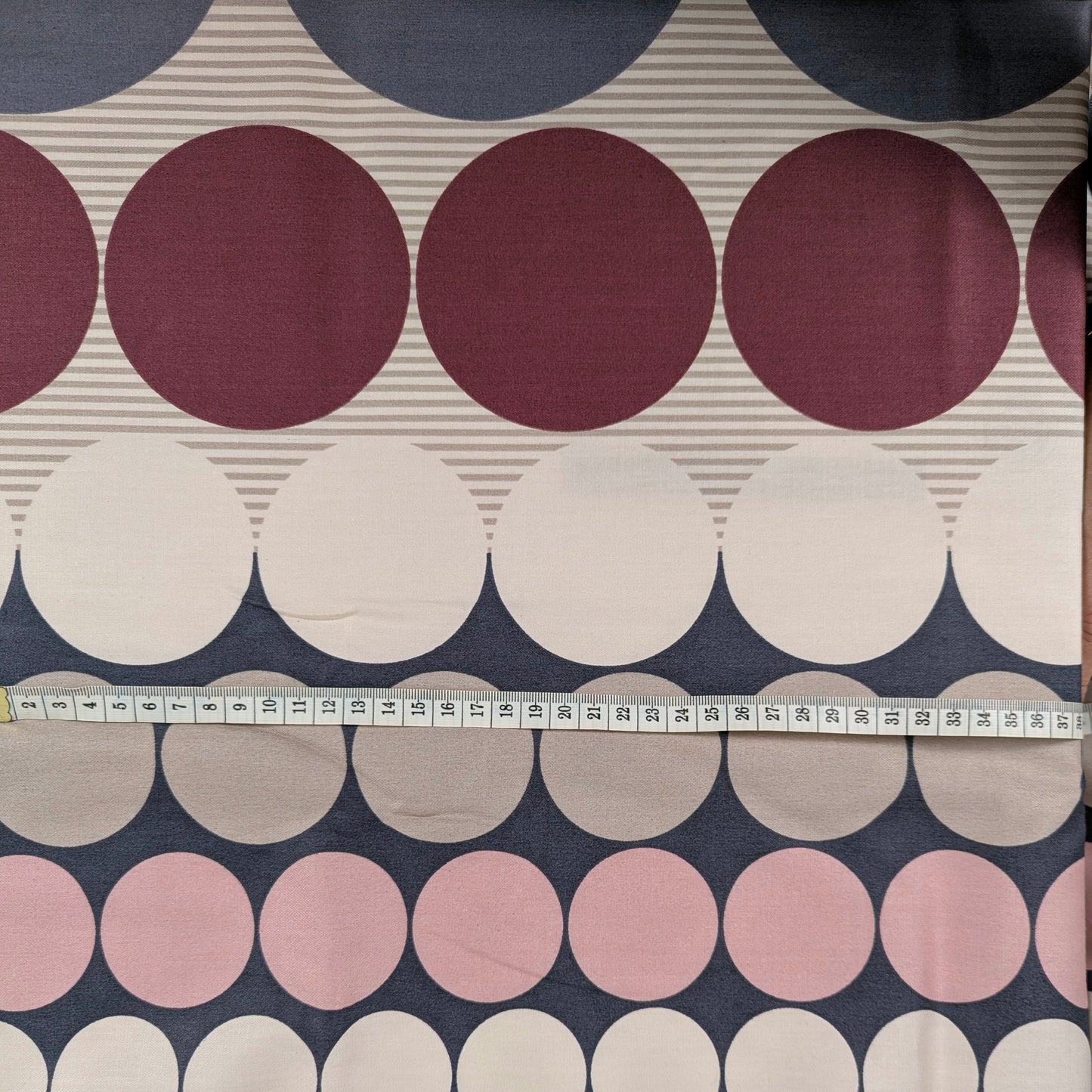 Midweight cotton - fun dots